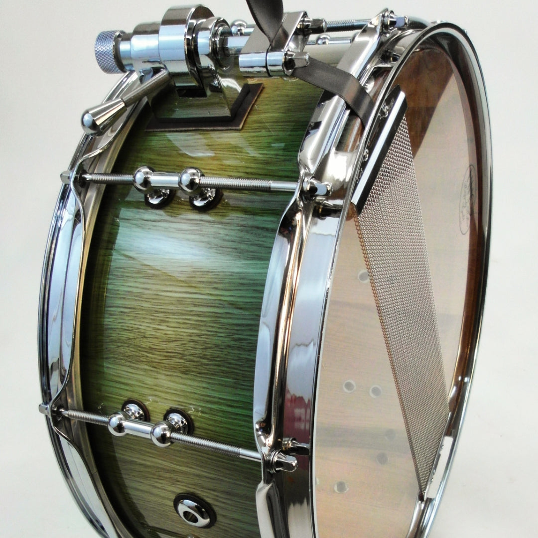HHG drums 14x5.5 White Oak Stave snare drum, Natural to Green Burst