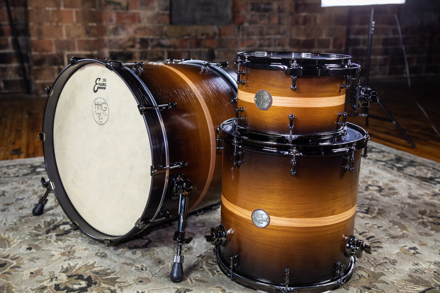 HHG Drums Oak Over Walnut, Walnut To Black Burst With Natural Pinstripe